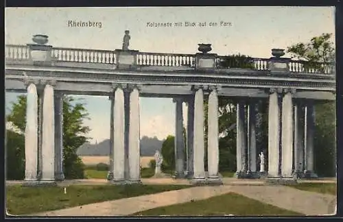 AK Rheinsberg, Kolonnade mit Blick auf den Park