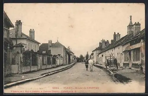 AK Piney, Route de Croyes avec cheval et charrette