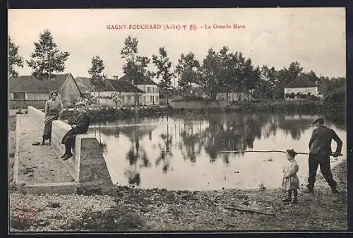 AK Magny-Fouchard, La Grande Mare et pêcheurs au bord de l`eau