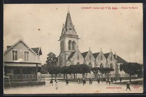 AK Lusigny, Église St-Martin et enfants jouant devant l`église