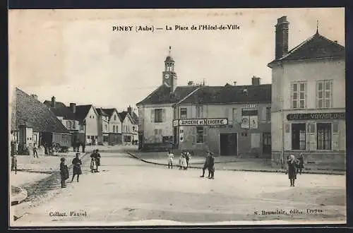 AK Piney, La Place de l`Hôtel-de-Ville