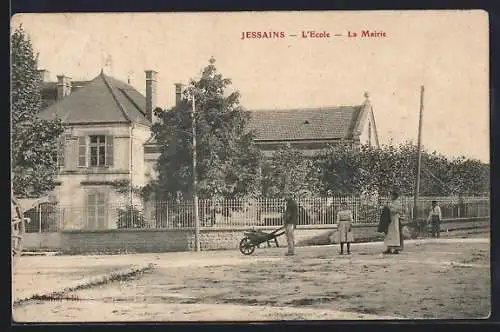 AK Jessains, L`École et la Mairie