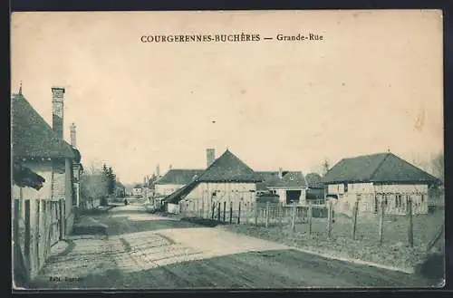 AK Courgerennes-Buchères, Grande-Rue avec maisons traditionnelles