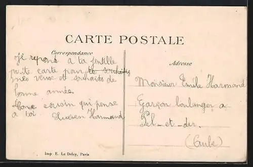 AK Piney, Place de la Halle avec bâtiments et habitants