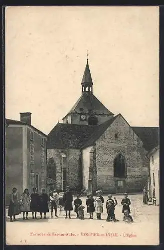 AK Montier-en-l`Isle, L`église et groupe d`enfants devant le bâtiment