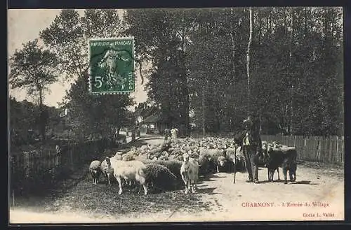 AK Charmont, L`Entrée du village avec troupeau de moutons et berger