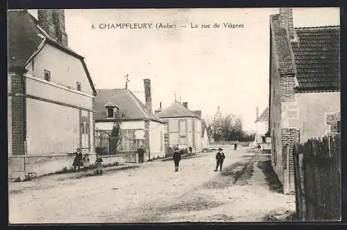 AK Champfleury, La rue de Viapres