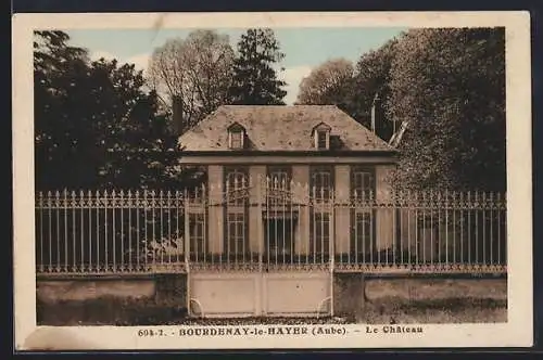AK Bourdenay-le-Hayer, Le Château et sa grille élégante