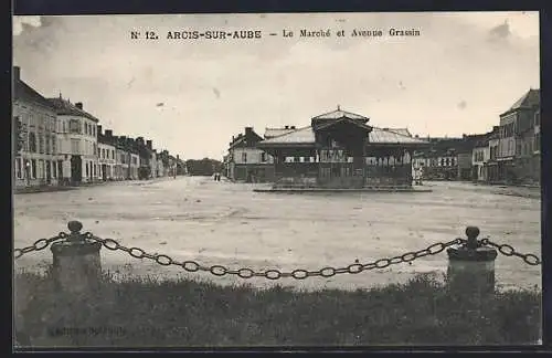 AK Arcis-sur-Aube, Le Marché et Avenue Grassin