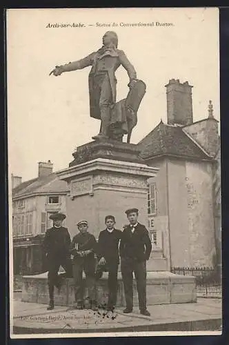 AK Arcis-sur-Aube, Statue du Conventionnel Danton