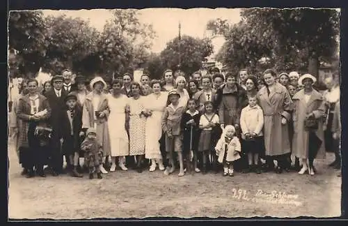 Foto-AK Misdroy, Urlauber mit Kindern, Gruppenbild