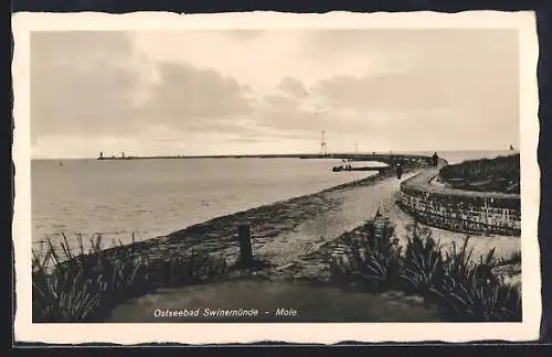 AK Swinemünde, Partie an der Mole