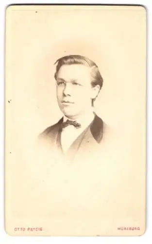 Fotografie Otto Patzig, Würzburg, unteres Mainquai, Eugen Schleissinger mit Brille
