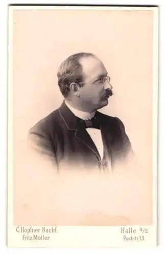 Fotografie C. Höpfner Nachf., Halle a/s, Poststr. 13, Herr O. Döbner im Profil