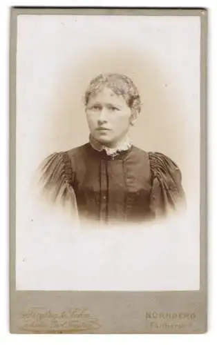 Fotografie Freytag & Sohn, Nürnberg, Fürtherstrasse 5, Margaret im Jahr 1899