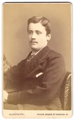 Fotografie Elliott & Fry, London, Baker Street 55 & 56, Moritz Rüffer im Jahr 1884