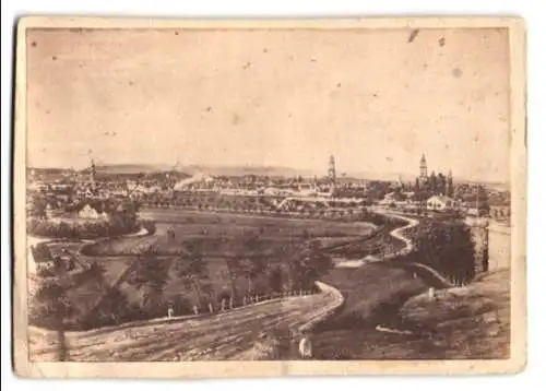 Fotografie unbekannter Fotograf, Ansicht Erlangen, Blick nach der Stadt mit der Neustädter Kirche