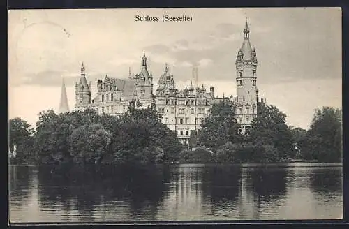 AK Schwerin / Mecklenburg, Schloss von der Seeseite aus