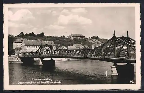 AK Crossen a. d. Oder, Oderbrücke, Blick auf das Offizierskasino