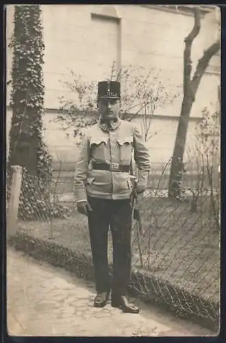 Foto-AK Österreichischer Soldat in Uniform mit Säbel