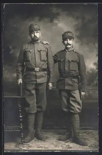 Foto-AK Österreichische Soldaten in Uniform mit Bajonett