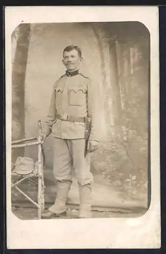 Foto-AK Österreichischer Soldat in Uniform mit Bajonett