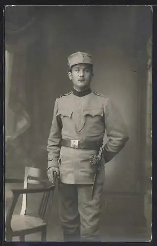 Foto-AK Österreichischer Soldat in Uniform mit Bajonett