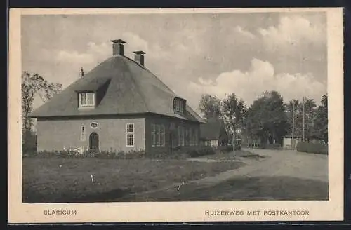 AK Blaricum, Huizerweg met Postkantoor