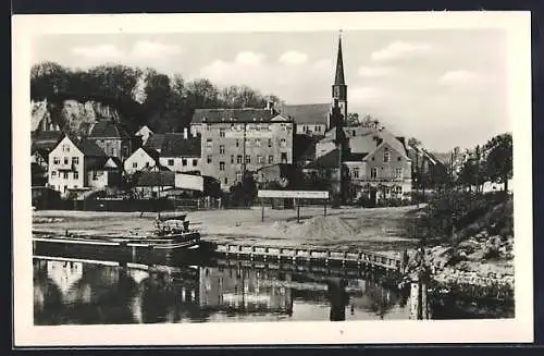 AK Oderberg /Mark, Flusspartie mit Blick zur Kirche