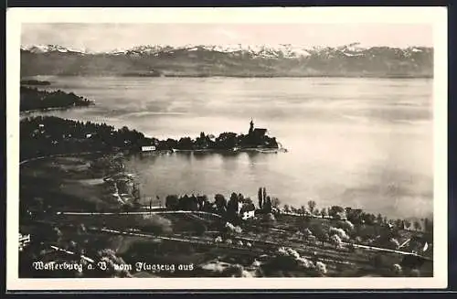 AK Wasserburg / Bodensee, Gesamtansicht mit Umland aus der Vogelschau