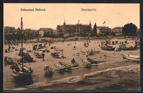 AK Ahlbeck / Ostseebad, Strandpartie mit Booten