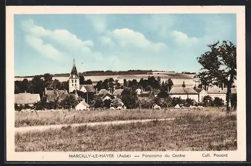 AK Marcilly-le-Hayer, Panorama du centre du village
