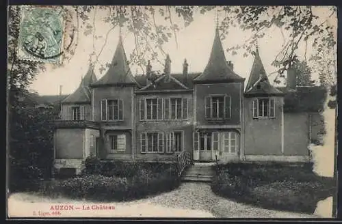 AK Auzon, Le Château avec allée bordée d`arbres