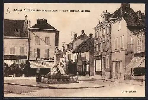 AK Villenauxe-la-Grande, Place Georges-Clemenceau avec fontaine et commerces environnants