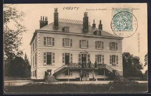 AK Crespy, Vue de la grande maison avec jardin et arbres environnants