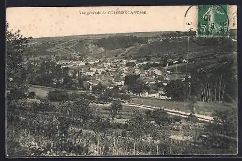 AK Colombé-la-Fosse, Vue générale du village dans le paysage vallonné