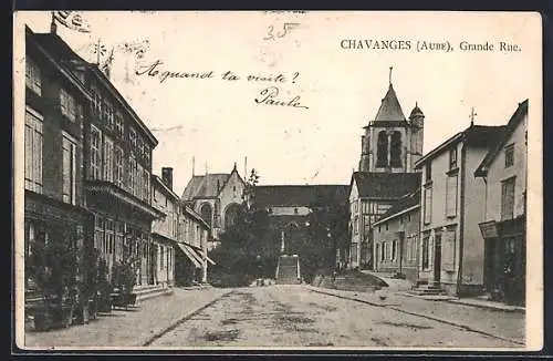 AK Chavanges, Grande Rue et église en arrière-plan