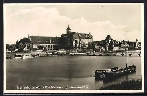 AK Marienburg / Malbork, die Marienburg - Wasserseite
