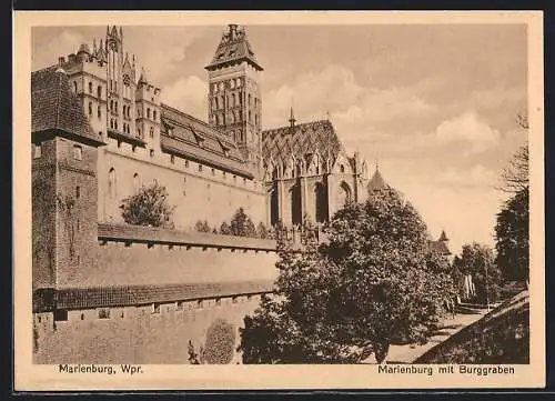 AK Marienburg /Wpr., Marienburg mit Burggraben