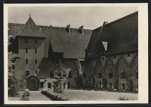 AK Marienburg-Malbork, Mittelschloss mit Haupttor, grosse Komturei und Gastkammernflügel i. Schloss des Dt. Ritterordens