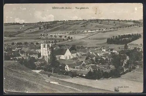 AK Bérulles, Vue générale du village et des collines environnantes