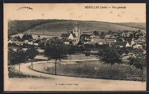 AK Bérulles, Vue générale du village et des collines environnantes