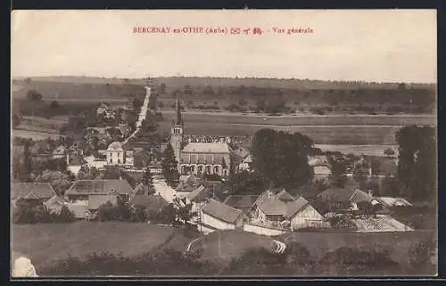 AK Bercenay-en-Othe, Vue générale du village et de l`église entourée de champs et de forêts