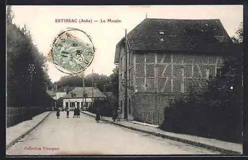AK Estissac, Le Moulin et la rue animée