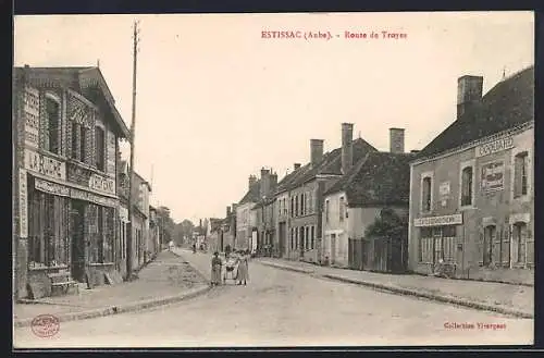 AK Estissac, Route de Troyes avec boutiques et passants