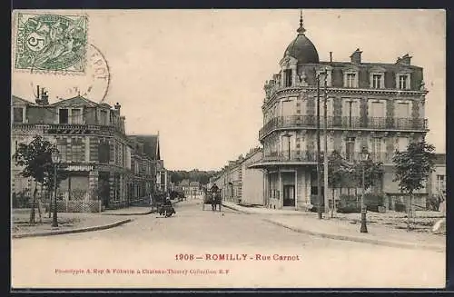 AK Romilly, Rue Carnot avec calèche et bâtiments historiques