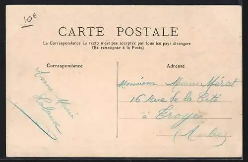 AK Romilly, Rue Carnot avec calèche et bâtiments historiques