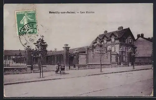 AK Romilly-sur-Seine, Les Ecoles