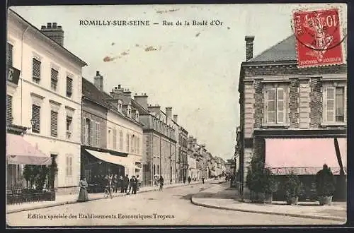 AK Romilly-sur-Seine, Rue de la Boulé d`Or animée avec passants et boutiques