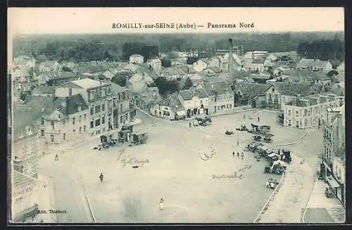 AK Romilly-sur-Seine, Panorama Nord du village avec place centrale animée